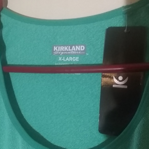 Kirkland Signature Razorback Tank XL - Picture 2 of 5